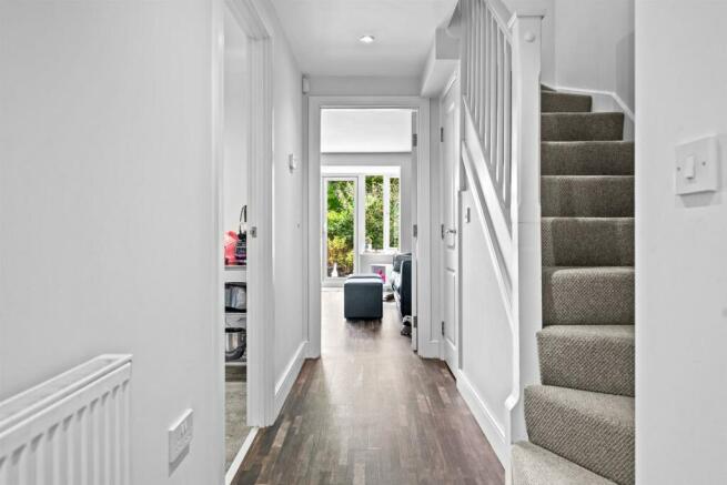 2-web-or-mls-9 CHEAL CLOSE FINISHED EDITS-4.JPG