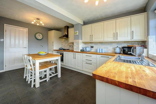 Kitchen/Breakfast