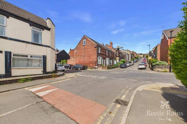 2 bed Terraced to rent Image 12