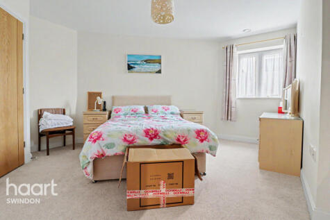 Banks Place, Wroughton