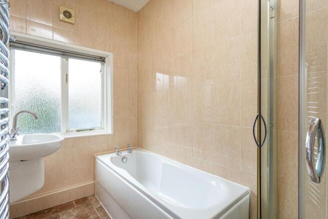 3 bed Town House for sale Image 11