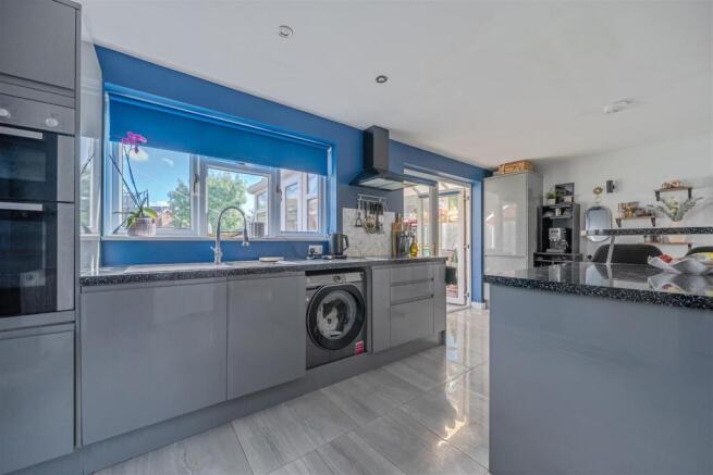 5 Churchill Road, Shrewsbury, Shropshire, SY3 8ZA photo 3