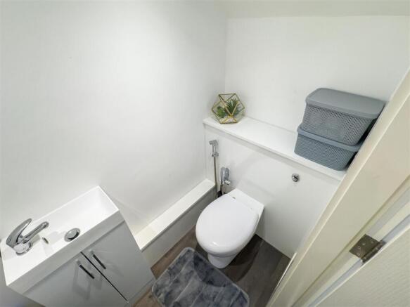 3 bed Terraced for sale Image 6