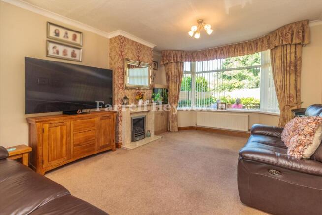 Lounge image 2