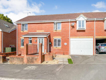 Fallow Crescent, Botleigh Lakeside, Hedge End, SO30