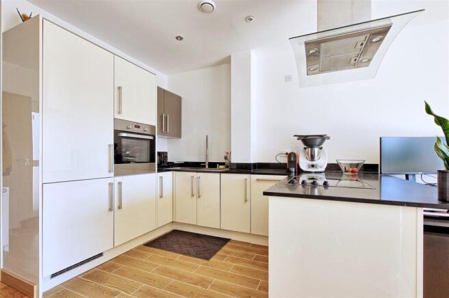 Kitchen 1.jpg