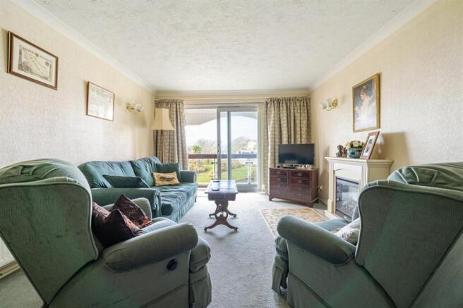 Sitting Room/Dining Room