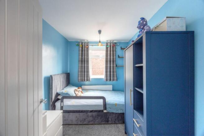 3 bed Terraced to rent Image 12