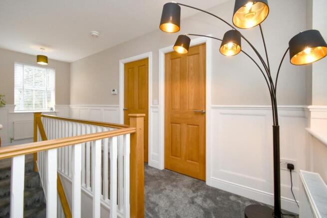 5 bed Detached for sale Image 8