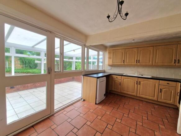 Mayflower Drive, Rugeley, WS15 2SW photo 5