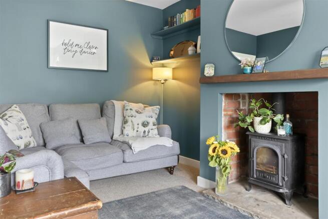 4 bed Semi-Detached for sale Image 4