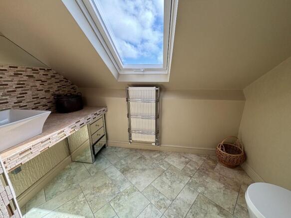 2nd Floor Bathroom