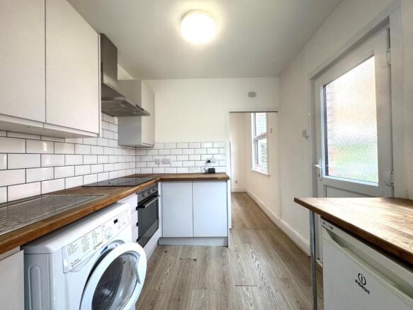 kitchen 2.jpg