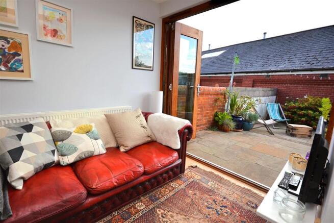 Bifold Doors.jpg
