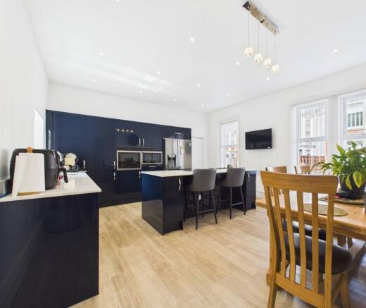 CAM02195G0-PR0074-STILL013 copy