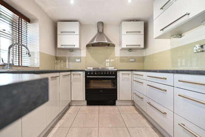 4 bed End of Terrace for sale Image 9