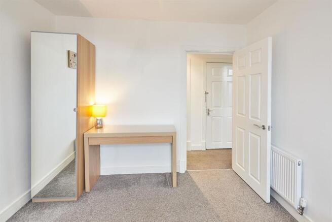 2 bed Apartment to rent Image 12