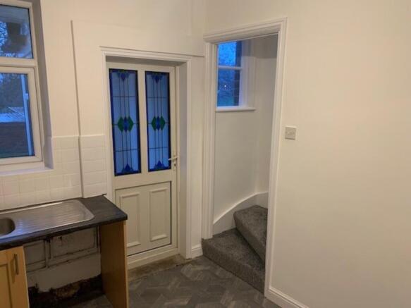 2 bed Terraced to rent Image 5