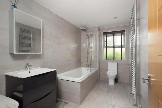 3 bed Detached for sale Image 9