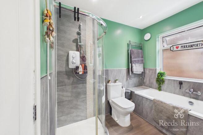 3 bed Terraced for sale Image 10