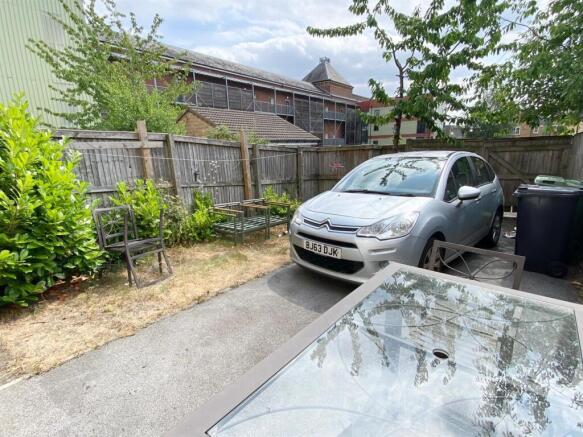3 bed Town House for sale Image 4