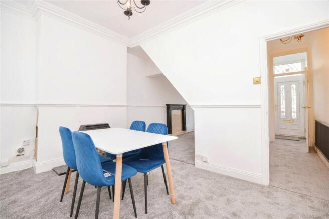 2 bed House to rent Image 8