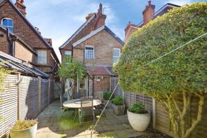 6, Rose Vale, Hoddesdon EN11 8NR