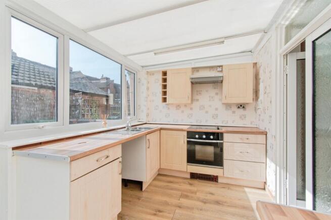 2 bed Terraced for sale Image 8