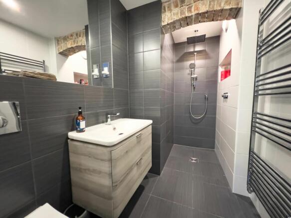 ENSUITE WET ROOM