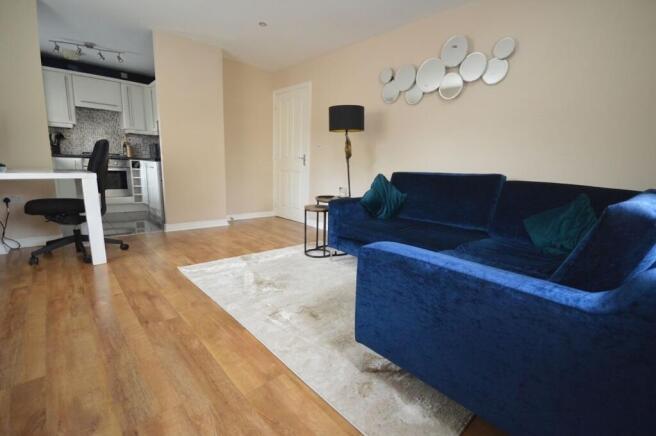 2 bed Flat for sale Image 4