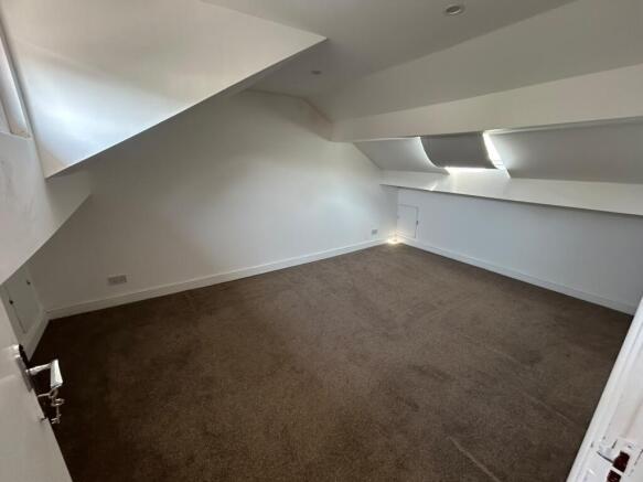 3 bed Terraced to rent Image 6