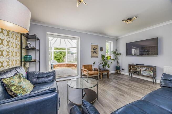 Kingfisher Drive, Westbourne-PorticoMarketing-Nexa