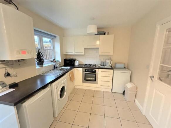 KITCHEN /DINER