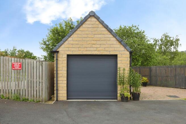 3 bed Semi-Detached for sale Image 4