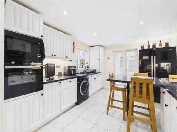 Kitchen/Breakfast Room