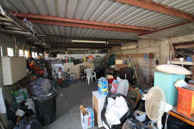 Garage/Workshop