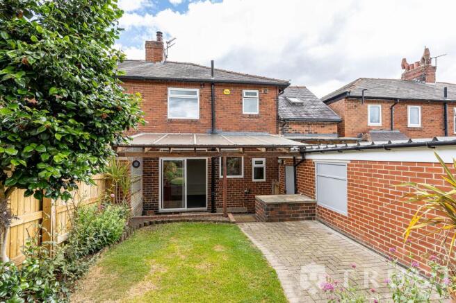 4 bed Semi-Detached for sale in dewsbury