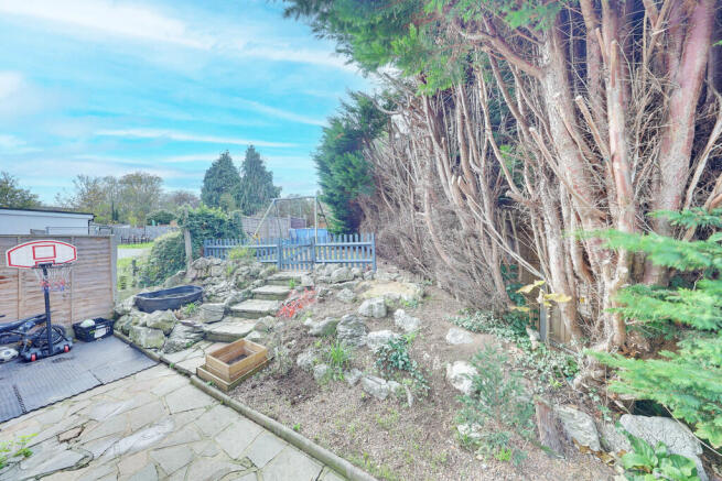Lullingstone Crescent, Orpington photo 4