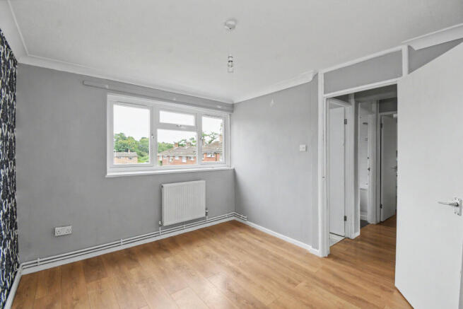 Flat 9 Boulters House, Uffington Drive, Bracknell, Berks, RG12 9JY