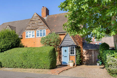 Hilltop Road, Twyford, RG10