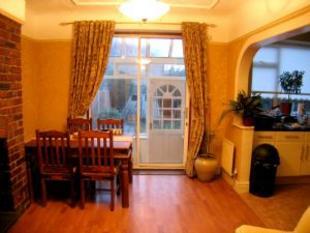 48 Lynholme Rd Din 2