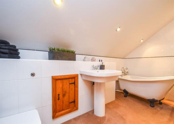 High Acre - House Bathroom.jpg