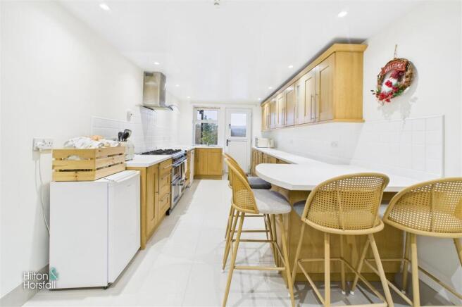 3 bed Terraced for sale Image 6