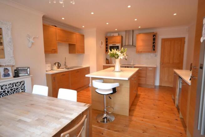 Kitchen/Breakfast/Fa