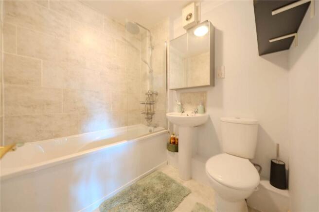 2 bed Apartment for sale Image 8