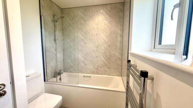 3 bed House to rent Image 4