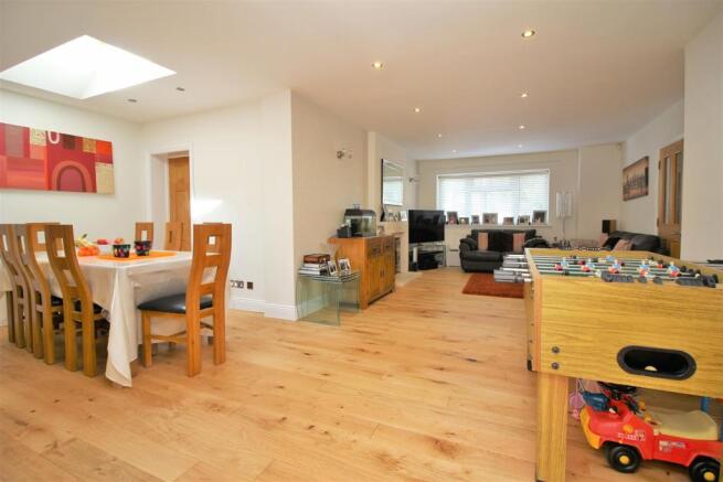 Living dining room.JPG