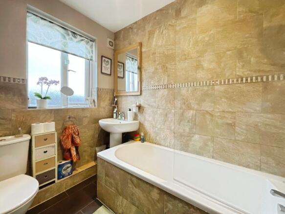 2 bed Semi-Detached for sale Image 12