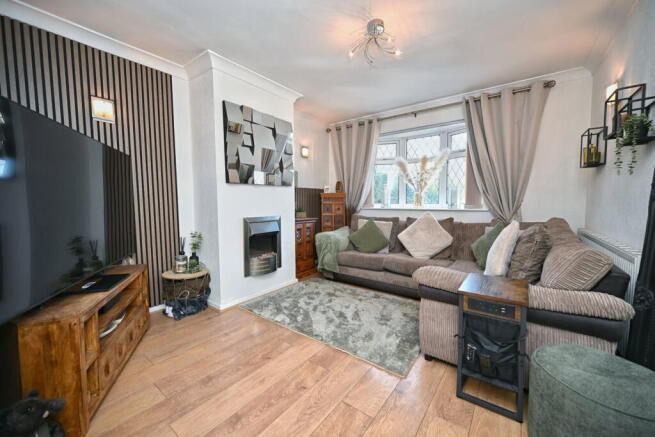 3 bed Semi-Detached for sale Image 3
