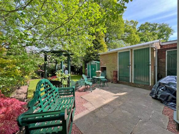 Woodhouse Road, Tettenhall Wood, WV6 photo 4